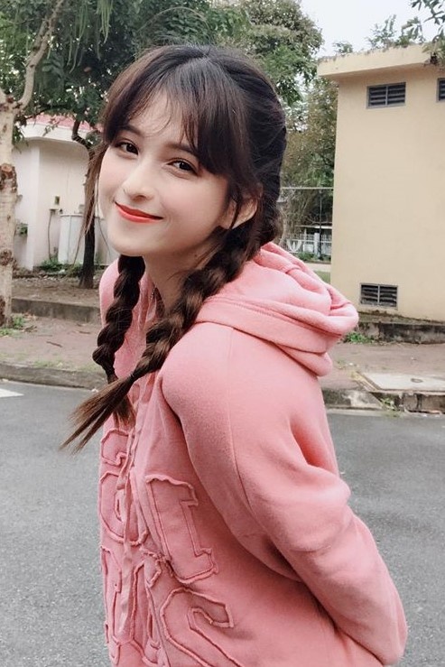 nữ sinh trường Luật giống Nancy ảnh 6 nu sinh truong Luat giong Nancy anh 6