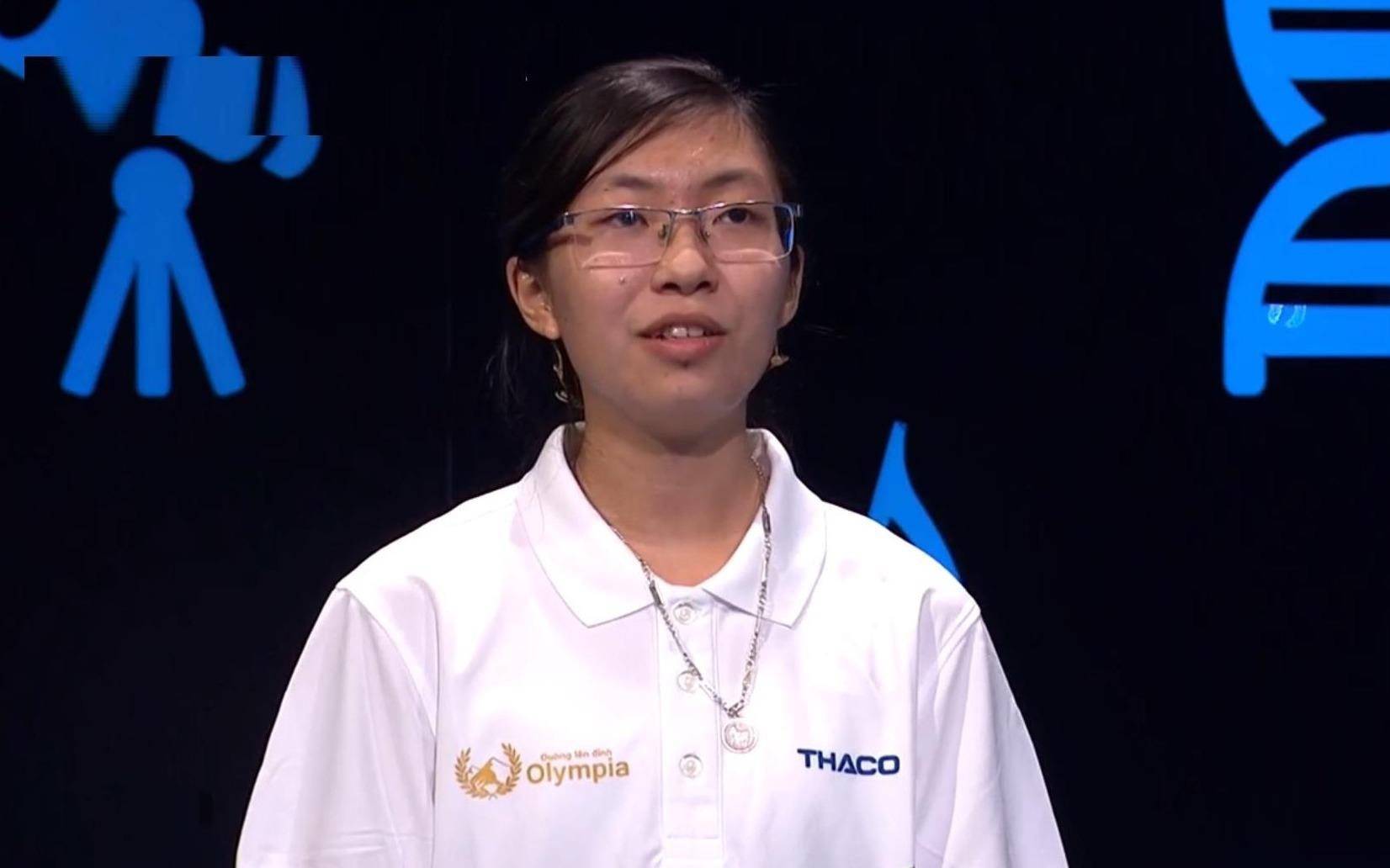 Nu sinh Ninh Binh khoi dong an tuong voi 100 diem hinh anh