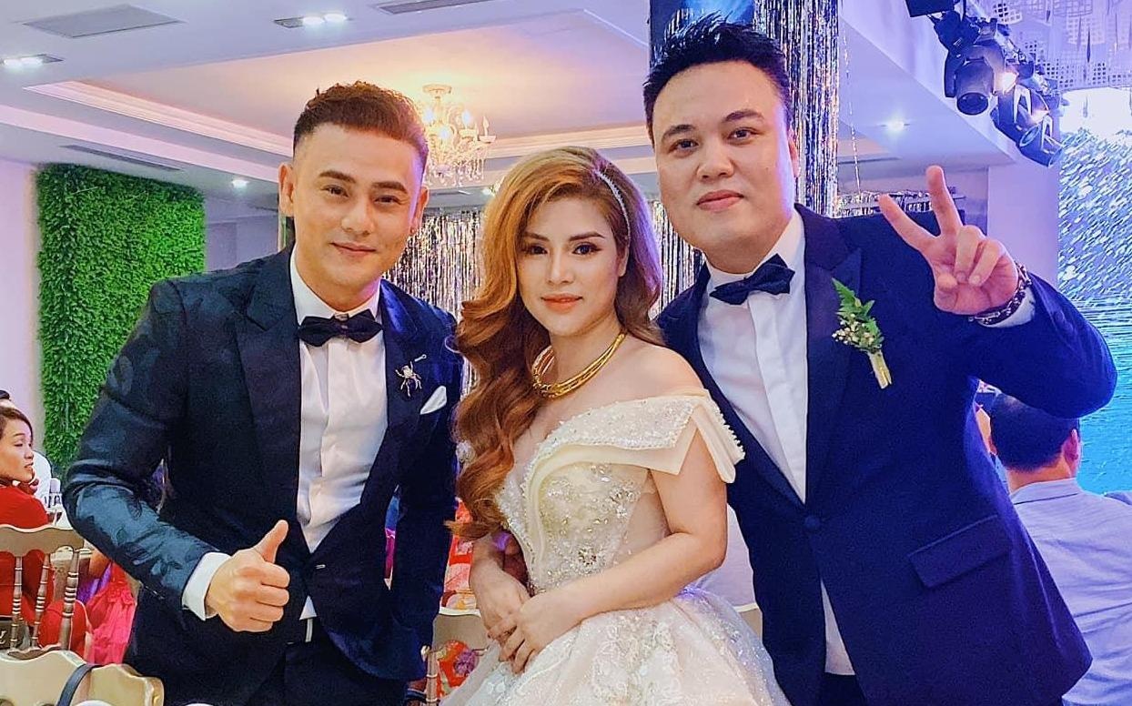 LK the hien lai hit 'Anh nho em nhieu' cung Ung Dai Ve trong le cuoi hinh anh