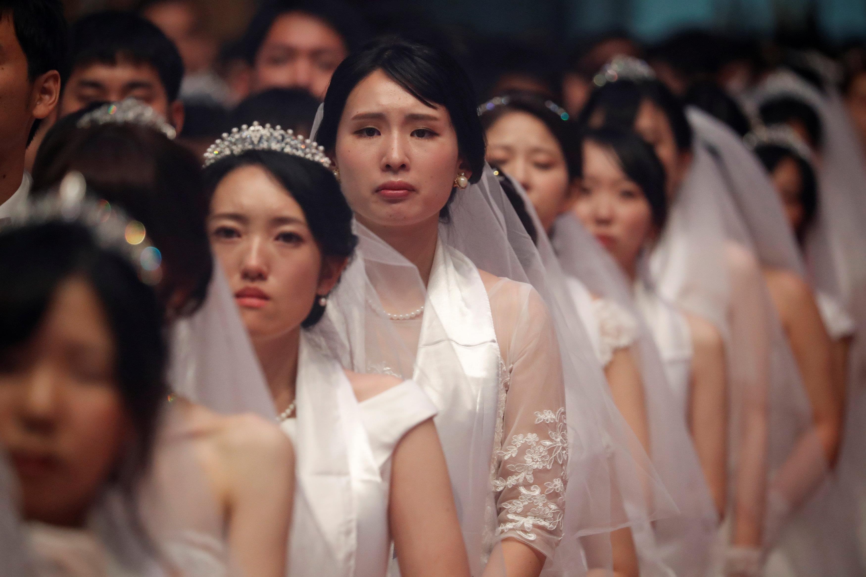 Vi sao nhieu nguoi tre chau A song F.A, luoi ket ban hinh anh