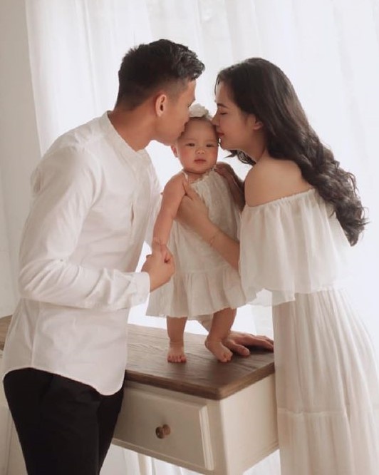 cau thu cham dang anh khoe ban gai anh 10