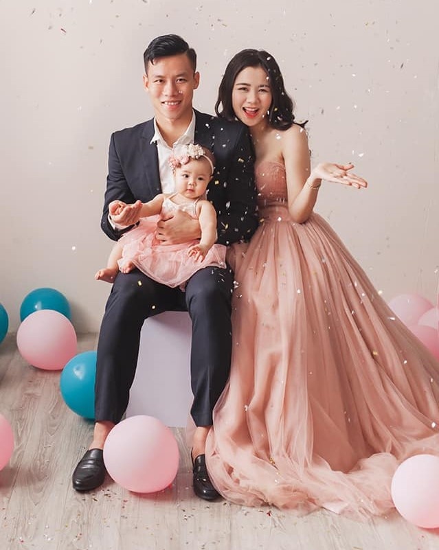 cau thu cham dang anh khoe ban gai anh 9