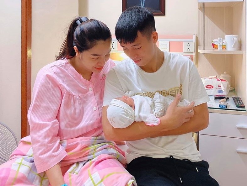 cau thu cham dang anh khoe ban gai anh 7