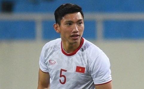 Dan mang phat hien Doan Van Hau vam vo khi tro ve tu Ha Lan hinh anh