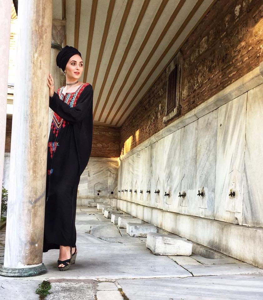 cô giáo Romania nổi tiếng trên mạng ảnh 8 co giao Romania noi tieng tren mang anh 8