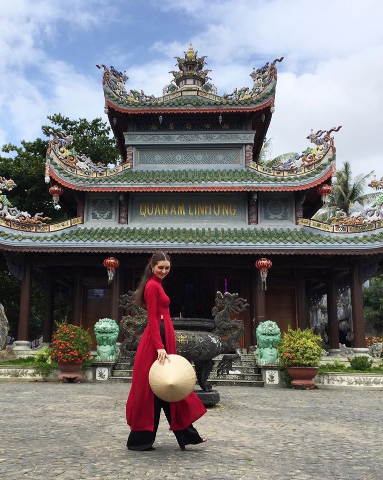 cô giáo Romania nổi tiếng trên mạng ảnh 4 co giao Romania noi tieng tren mang anh 4