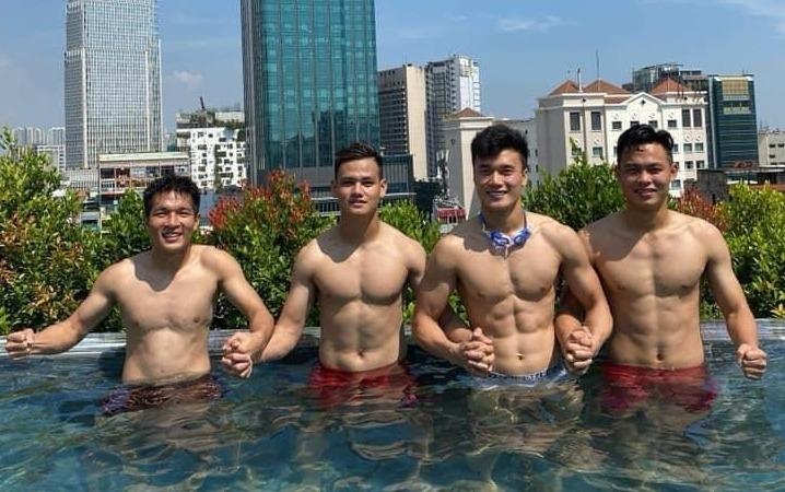 U22 khoe body 6 mui truoc ngay len duong du SEA Games 30 hinh anh