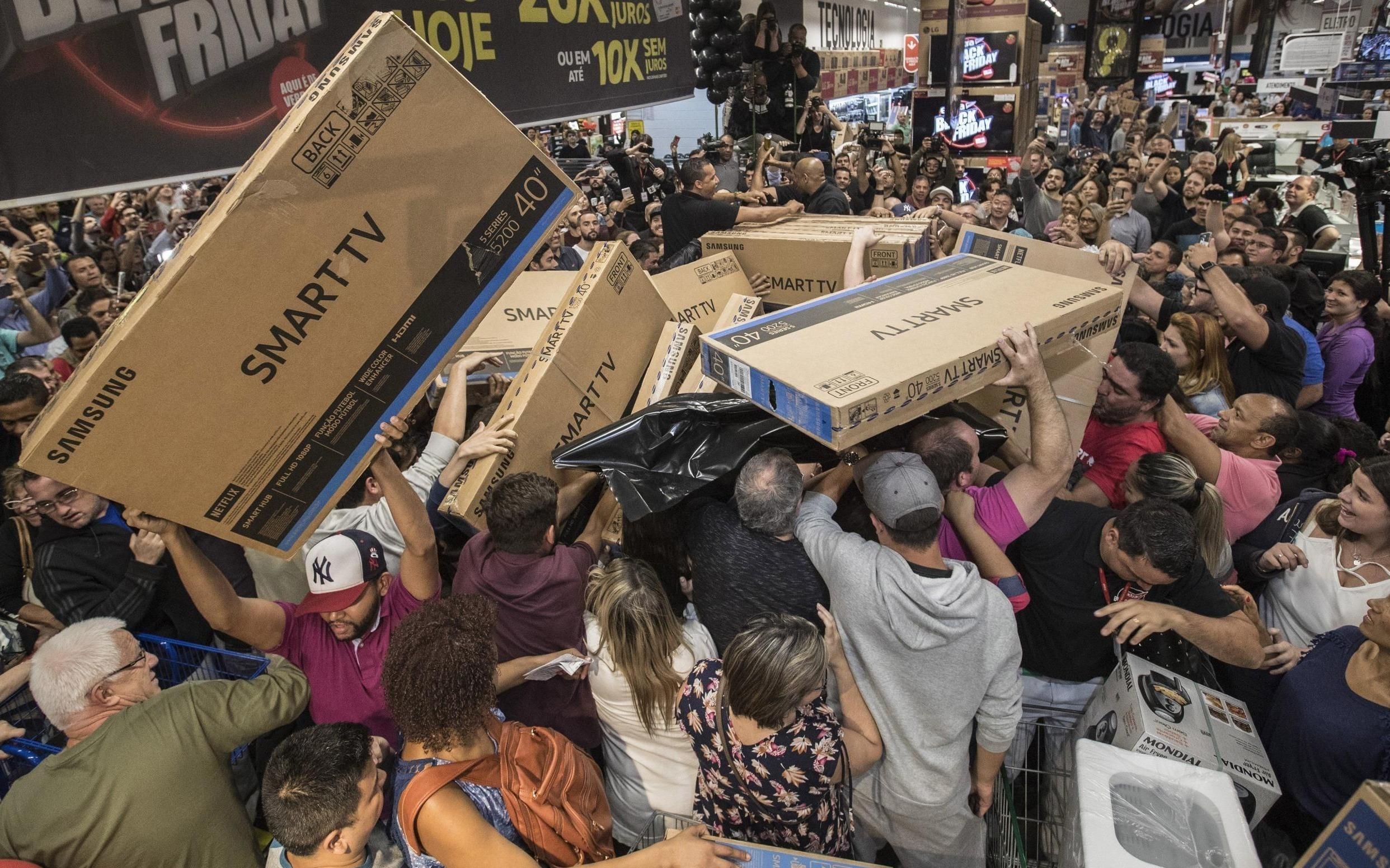 Su that 'den toi' ve Black Friday co the ban chua biet hinh anh