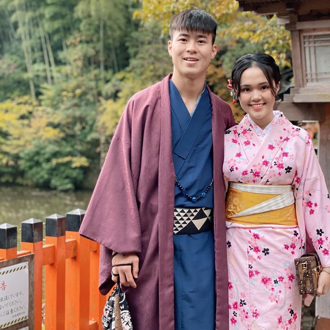 cau thu treu choc ban gai anh 4