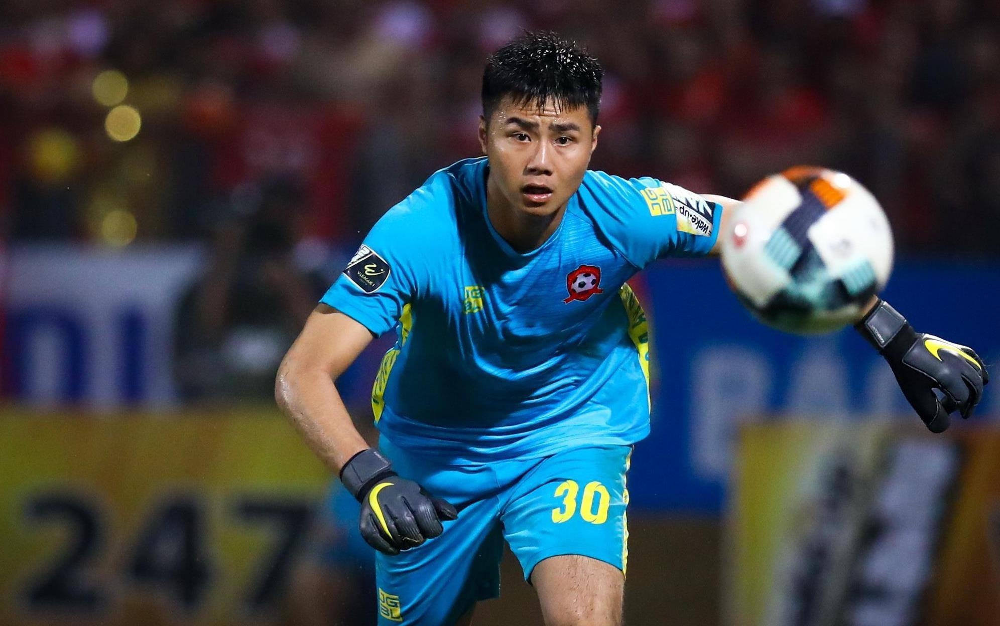 Van Hau, Van Toan va cac cau thu hon 1,80 m cua U22 Viet Nam hinh anh