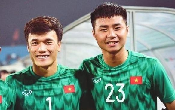 Van Toan, Tien Dung va cac cau thu U22 chua tung cong khai ban gai hinh anh