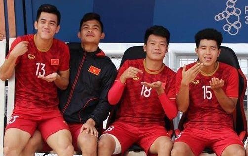 Duc Chinh dang anh cung dong doi, tu khen 'tat ca deu dep' hinh anh