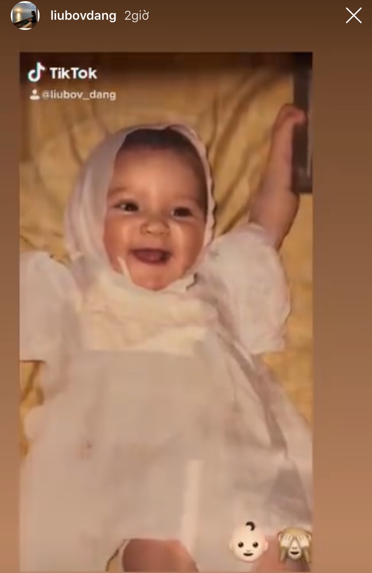 em gai thu mon Dang Van Lam anh 1