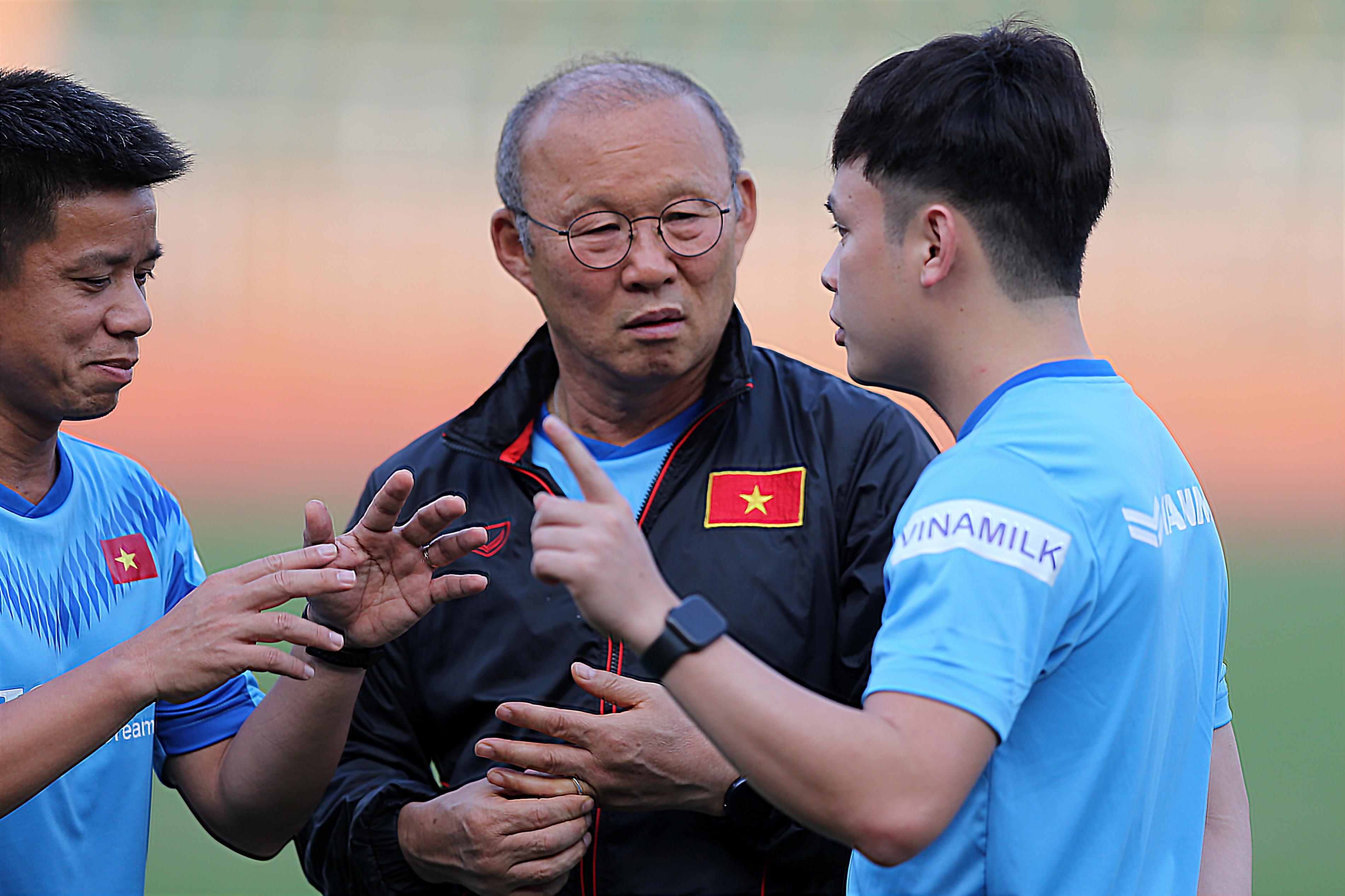 tro ly ngon ngu moi cua ong Park anh 2