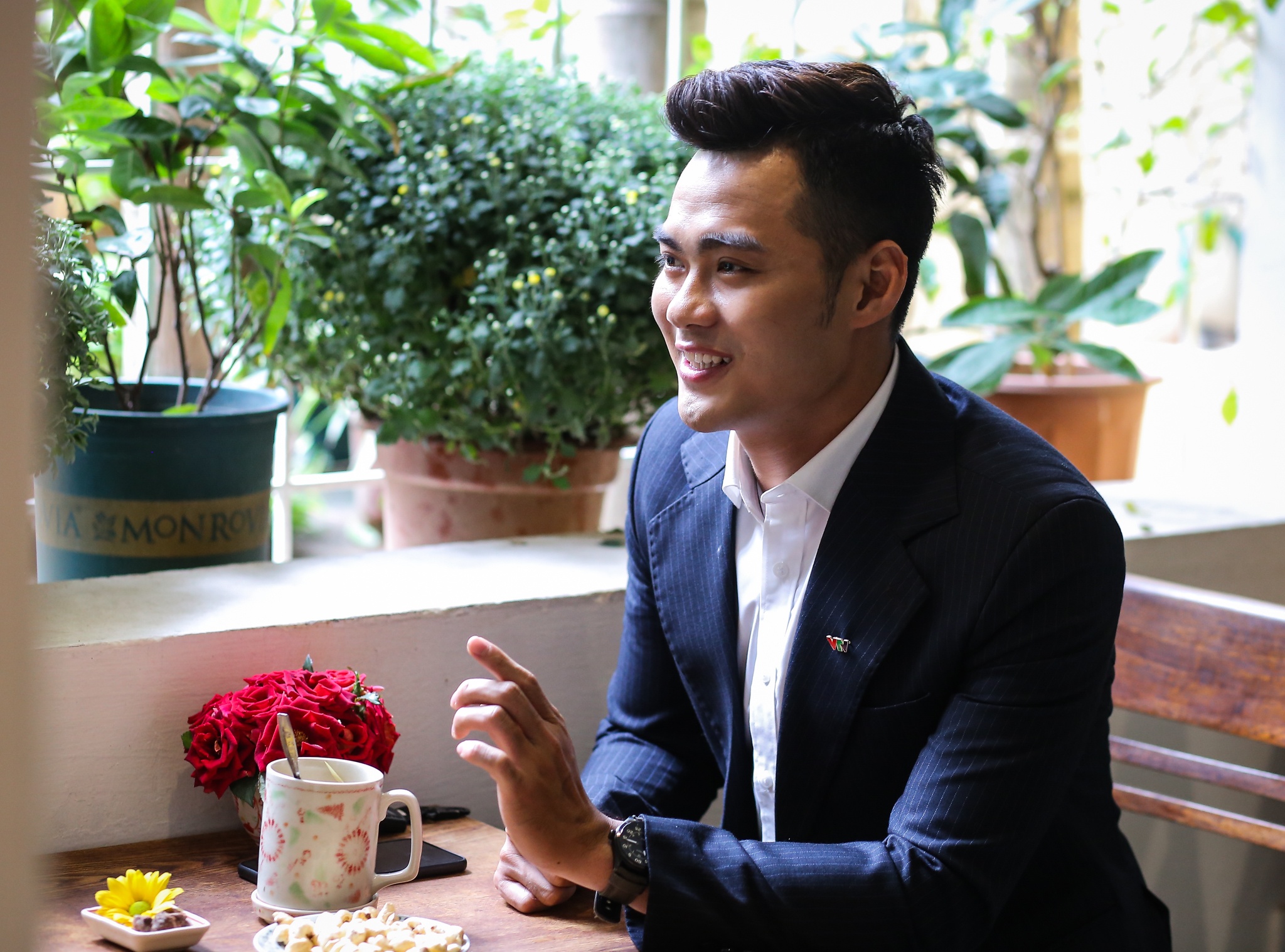 MC thoi su cua VTV4: 'Tai san tu sam gia tri nhat la xe SH 100 trieu dong' hinh anh