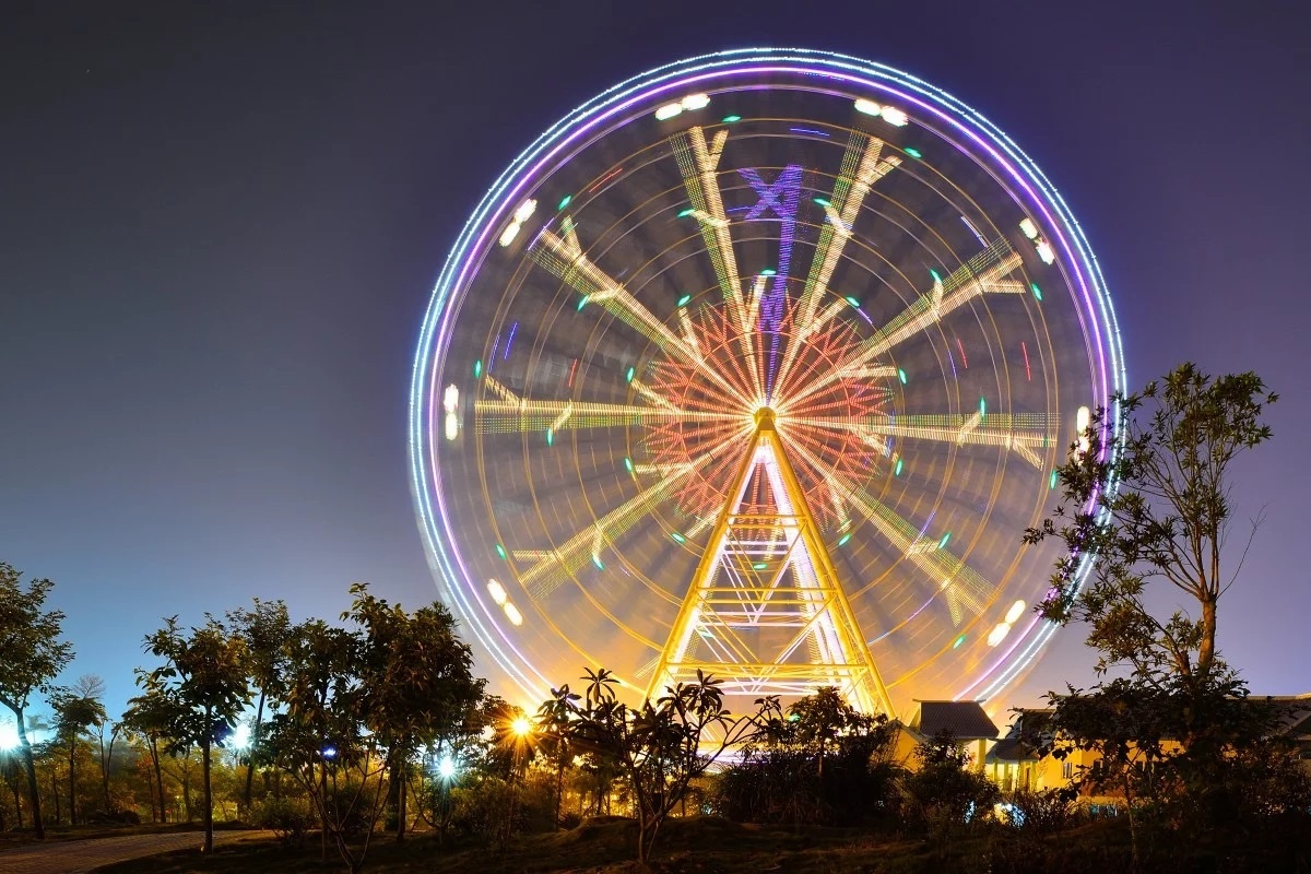 Doi tinh nhan Trung Quoc bi bat vi quay clip khieu dam o cong vien hinh anh