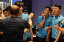Cau thu U23 phan khich khi thay Park hon ma Hoang Duc trong sinh nhat hinh anh