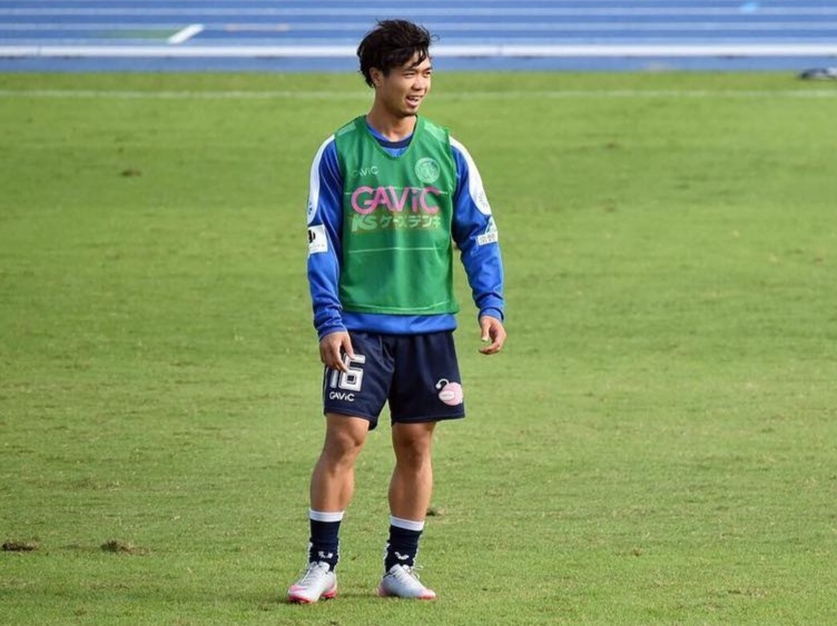 Cong Phuong khoe duoc fanpage CLB cu o Nhat mung sinh nhat tuoi 25 hinh anh