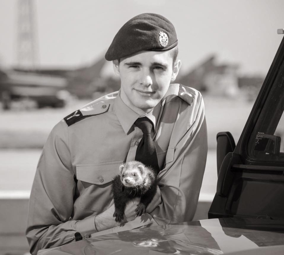 roi Khong quan Hoang gia Anh di du lich anh 2