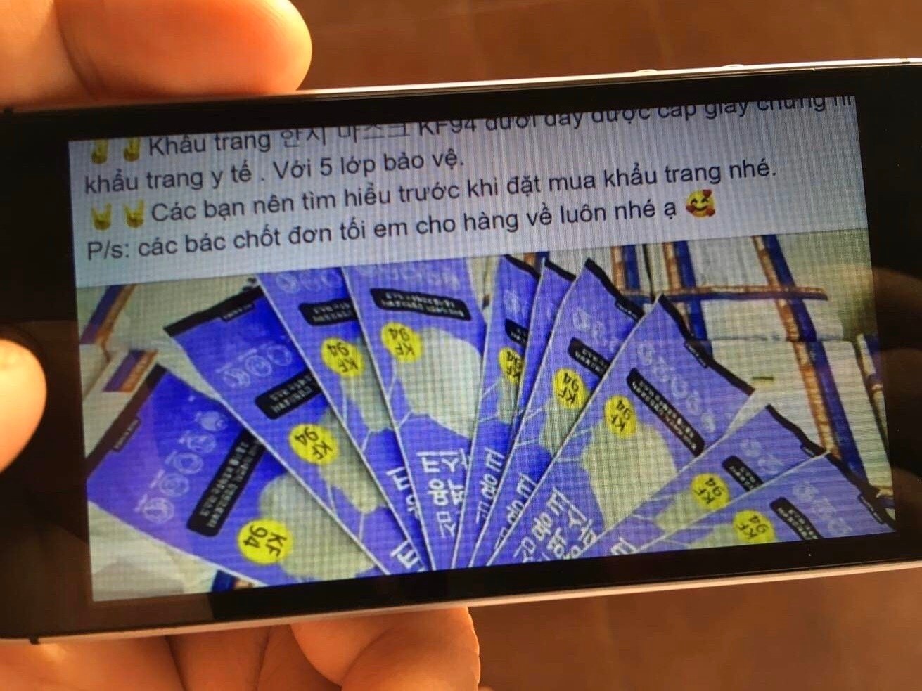 Loan gia ban khau trang xach tay tren Facebook giua dich corona hinh anh