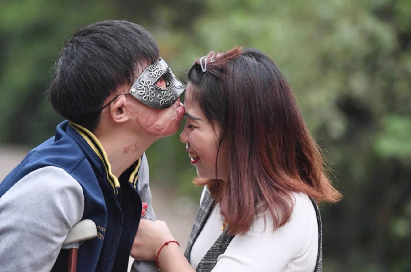 co gai yeu chang trai mat bien dang anh 4