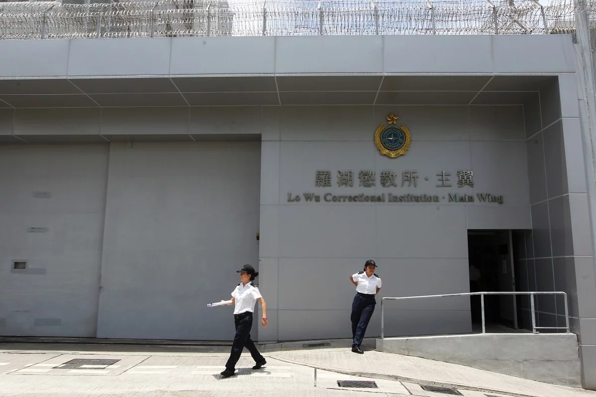 Pham nhan tham gia san xuat khau trang tai Hong Kong hinh anh