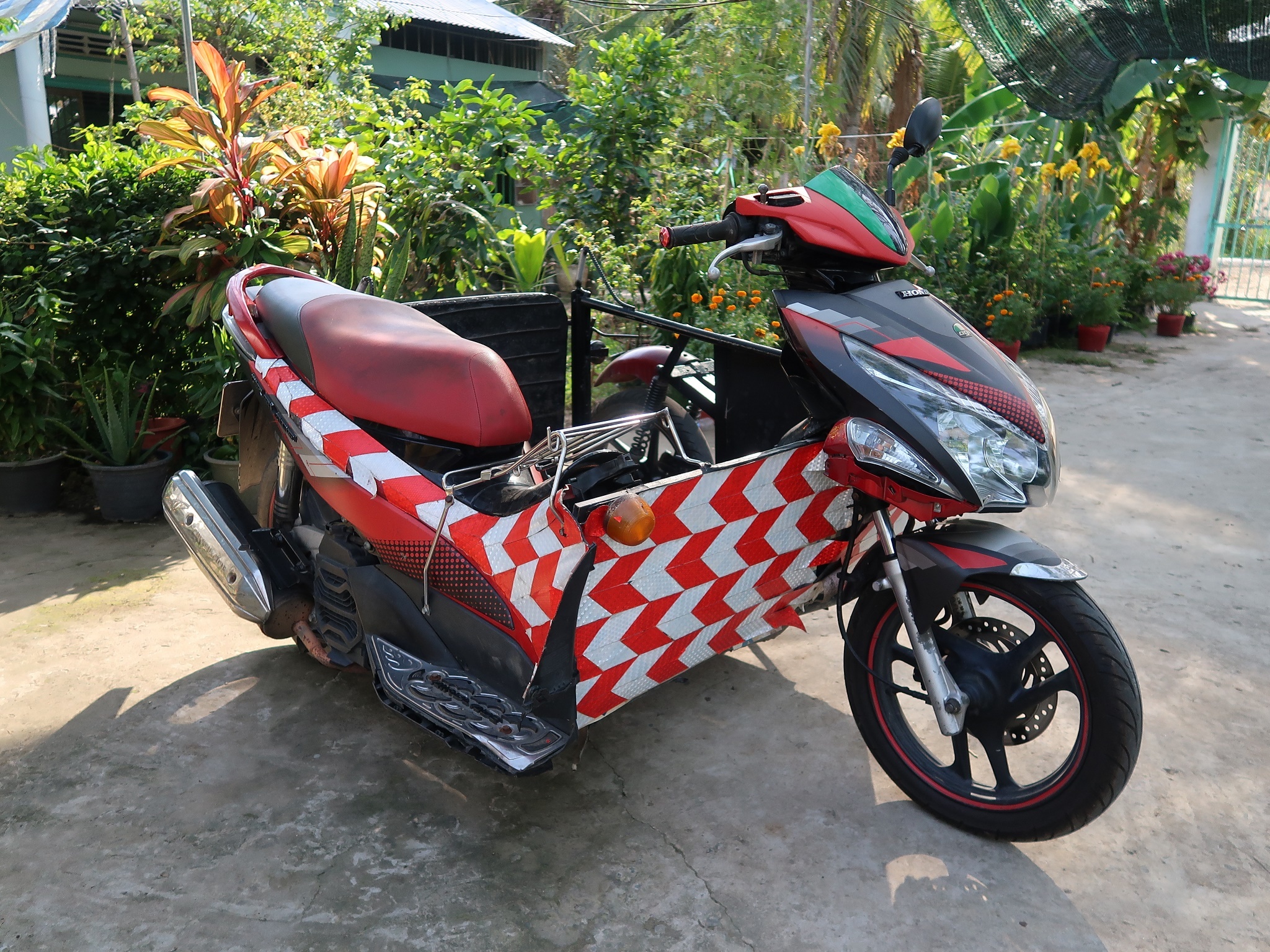 chàng trai khuyết tật phượt bằng xe 3 bánh ảnh 7 chang trai khuyet tat phuot bang xe 3 banh anh 7