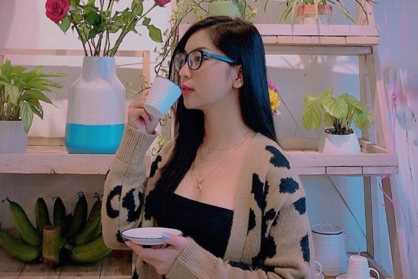 Dan WAGs Viet khuyen moi nguoi binh tinh chong dich Covid-19 hinh anh