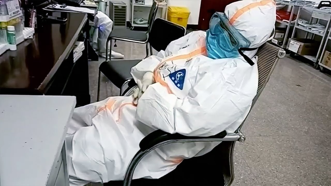 Giac ngu voi luc 4h sang cua bac si tai benh vien da chien o Vu Han hinh anh