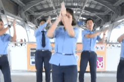 Bai hat chong dich Covid-19 gay bao mang xa hoi Thai Lan hinh anh