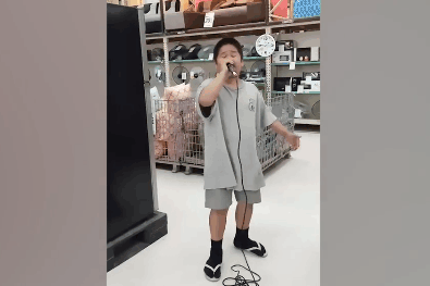 Cau be khien nhieu nguoi kinh ngac voi man beatbox ngau hung hinh anh