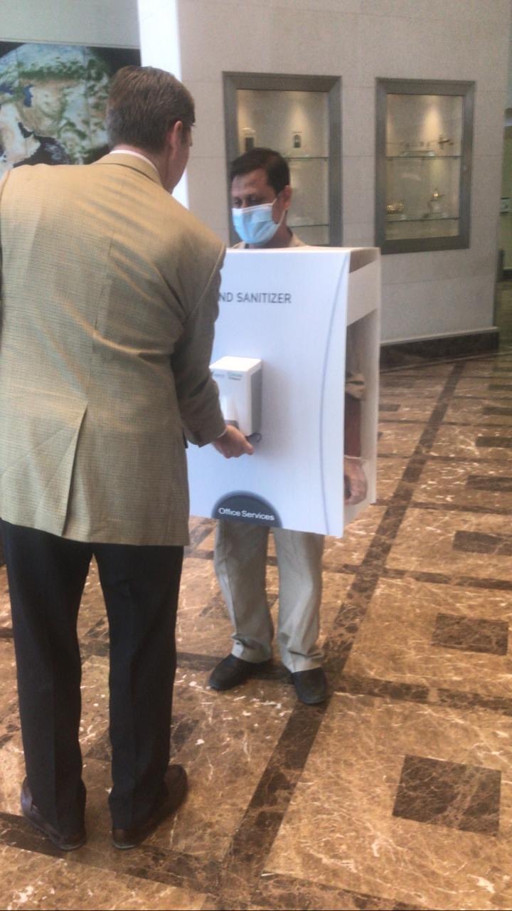 bat nguoi nhap cu gia lam lo dung nuoc rua tay anh 1