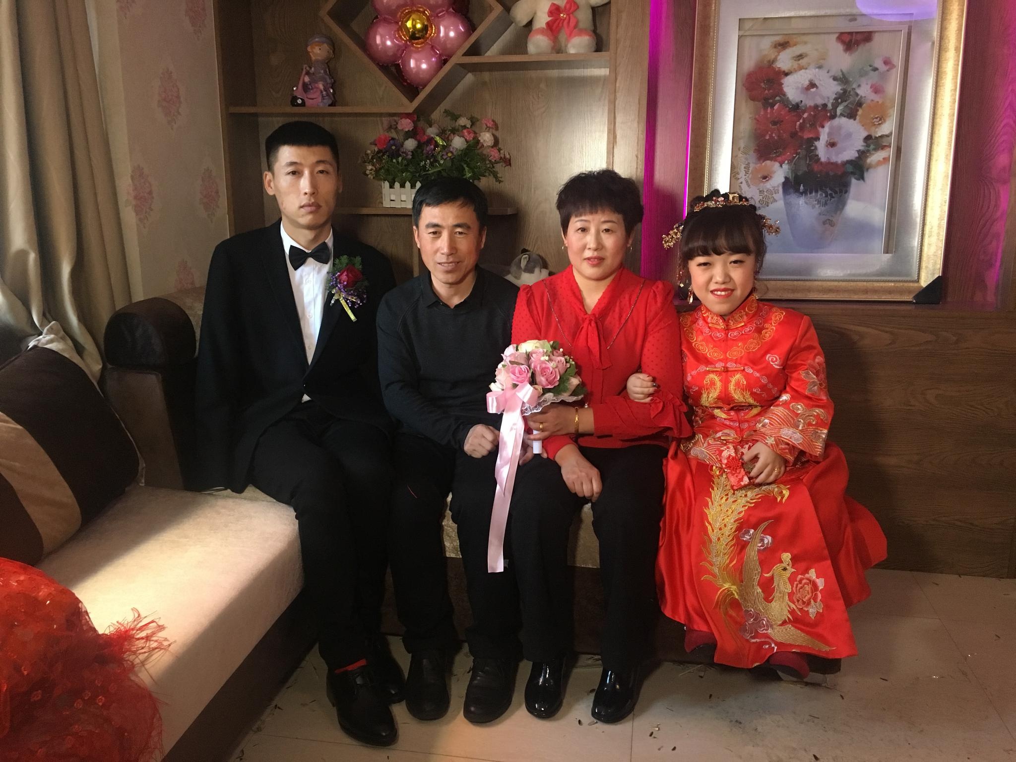 co gai 1, 1 m yeu chang trai khong tay anh 6