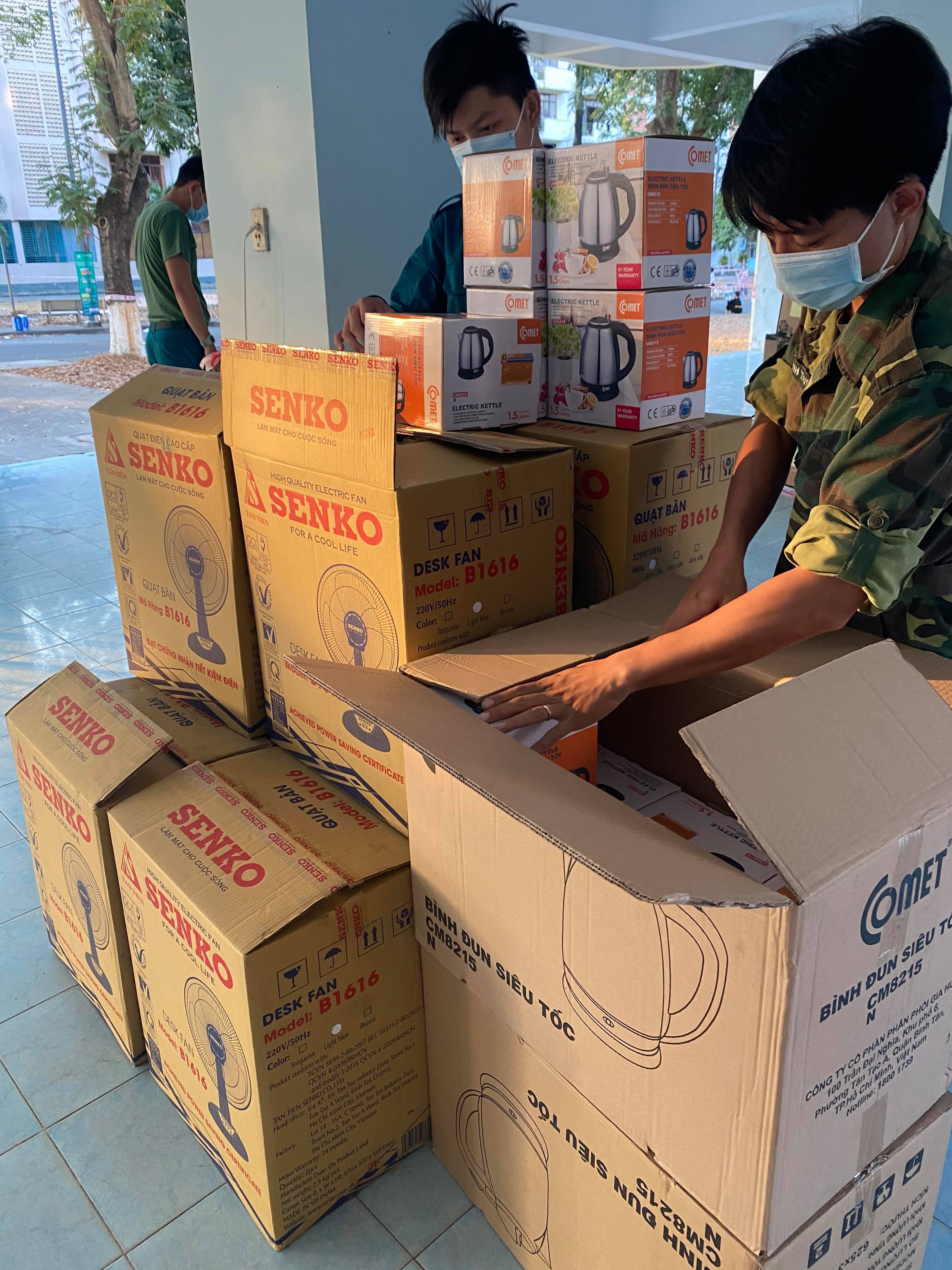 tặng quạt và ấm đun nước cho khu cách ly ảnh 1 tang quat va am dun nuoc cho khu cach ly anh 1