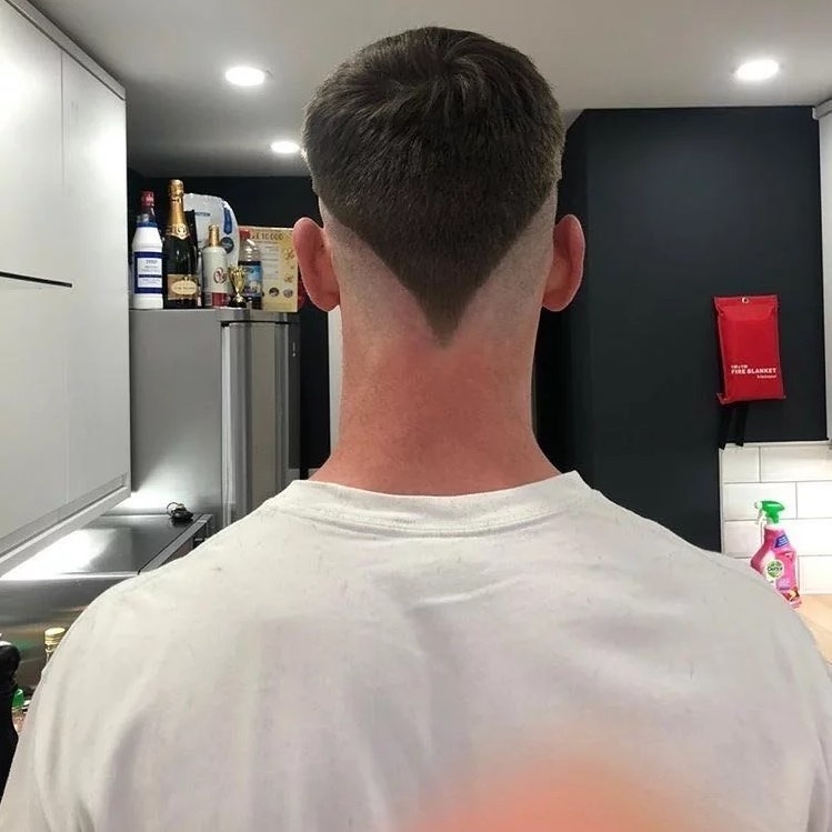 tu cat toc khi o nha cach ly anh 5