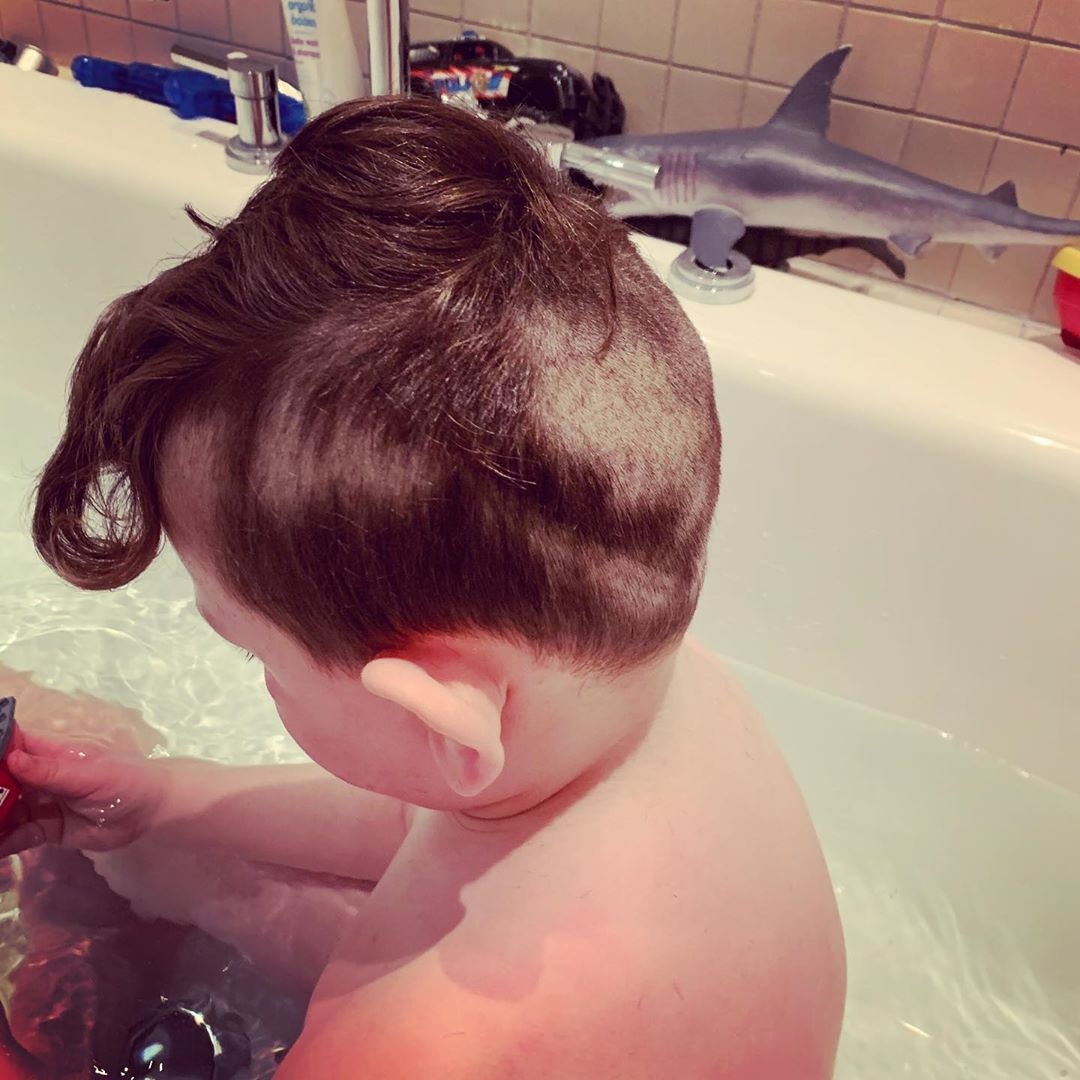 tu cat toc khi o nha cach ly anh 10