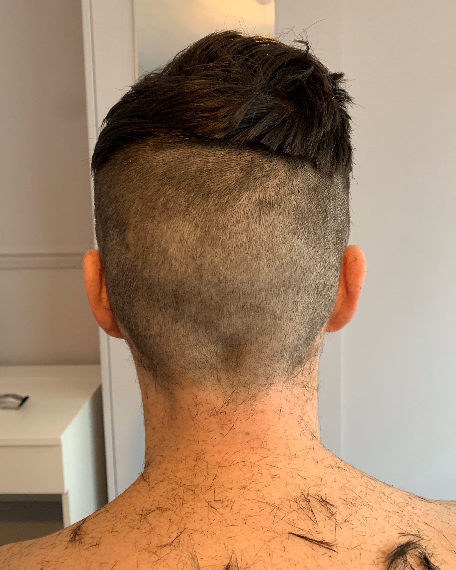 tu cat toc khi o nha cach ly anh 8