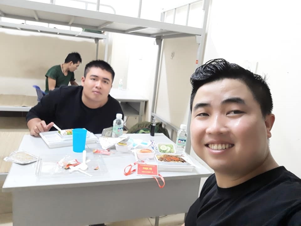 dân quân phục vụ trong khu cách ly ảnh 7 dan quan phuc vu trong khu cach ly anh 7