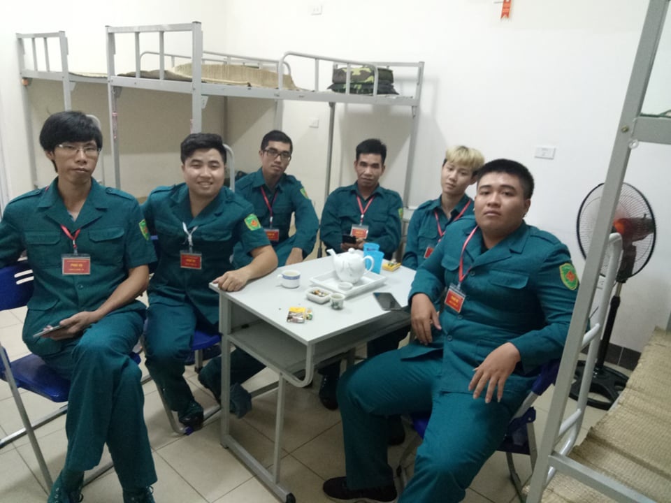 dân quân phục vụ trong khu cách ly ảnh 1 dan quan phuc vu trong khu cach ly anh 1