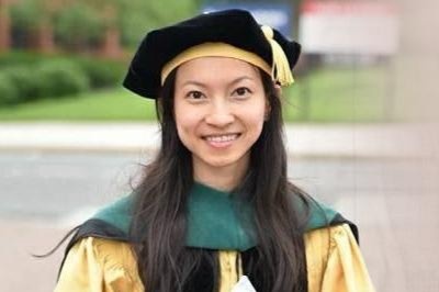 Bac si Viet tu tam dich New York: ‘Moi ngay deu nhu ra chien truong’ hinh anh