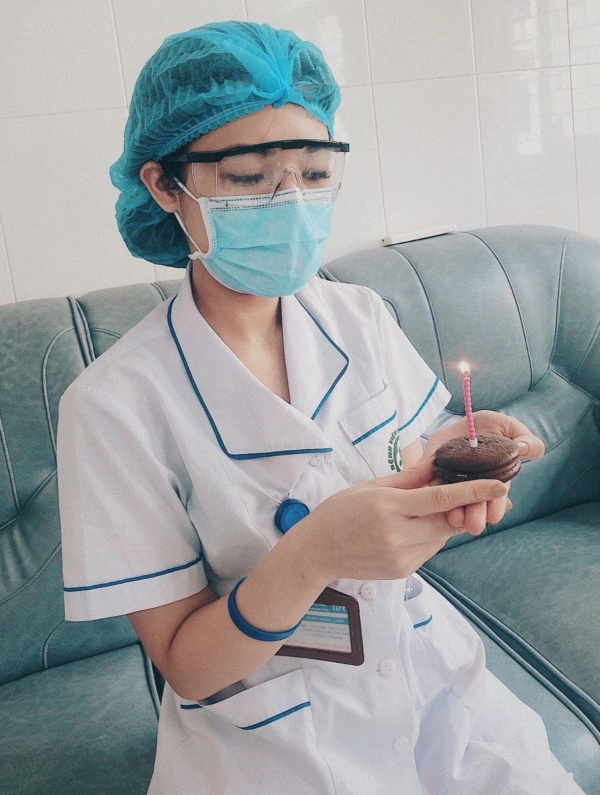 điều dưỡng Bệnh viện Bạch Mai đón sinh nhật ảnh 1 dieu duong Benh vien Bach Mai don sinh nhat anh 1