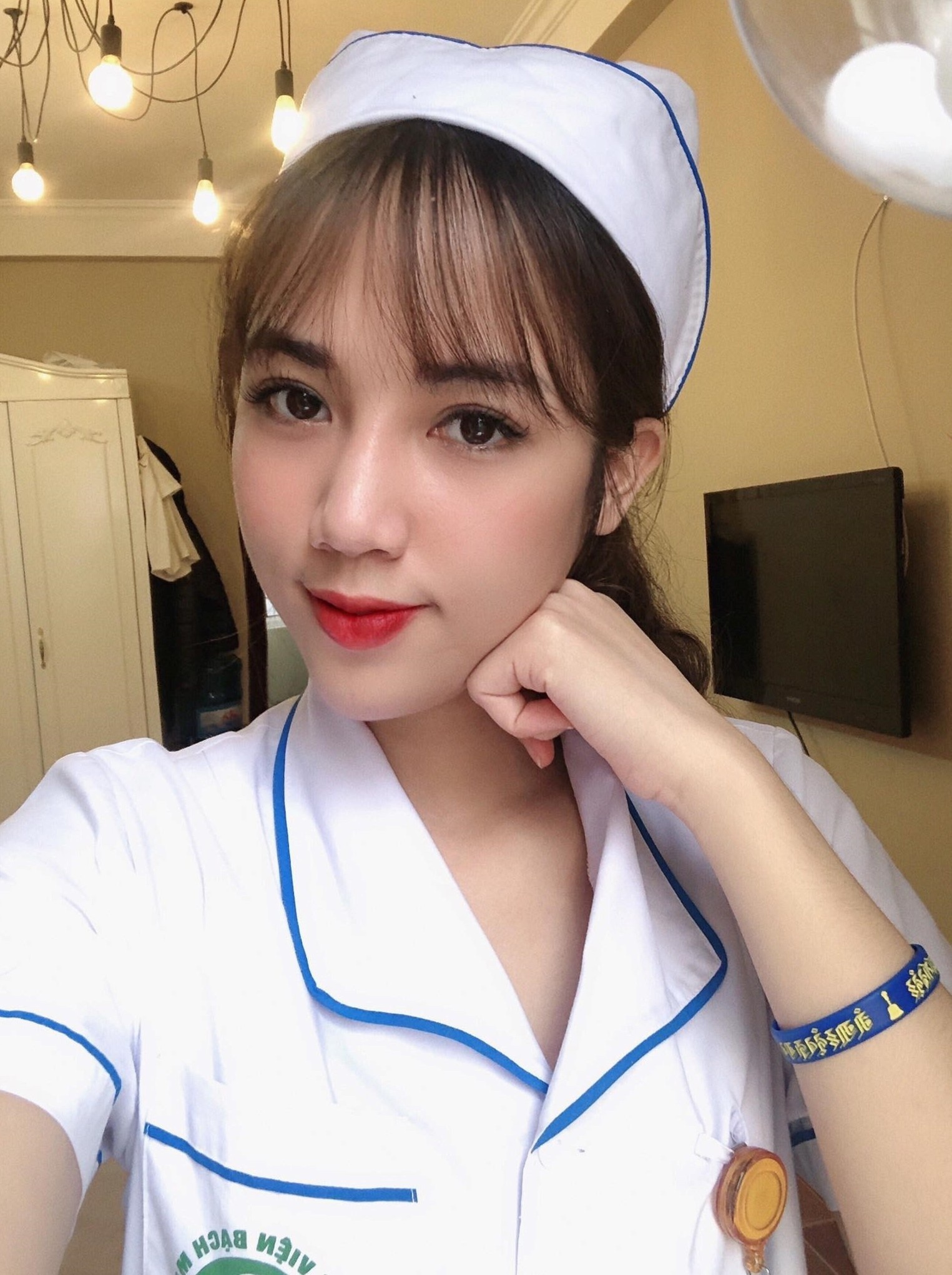 điều dưỡng Bệnh viện Bạch Mai đón sinh nhật ảnh 4 dieu duong Benh vien Bach Mai don sinh nhat anh 4