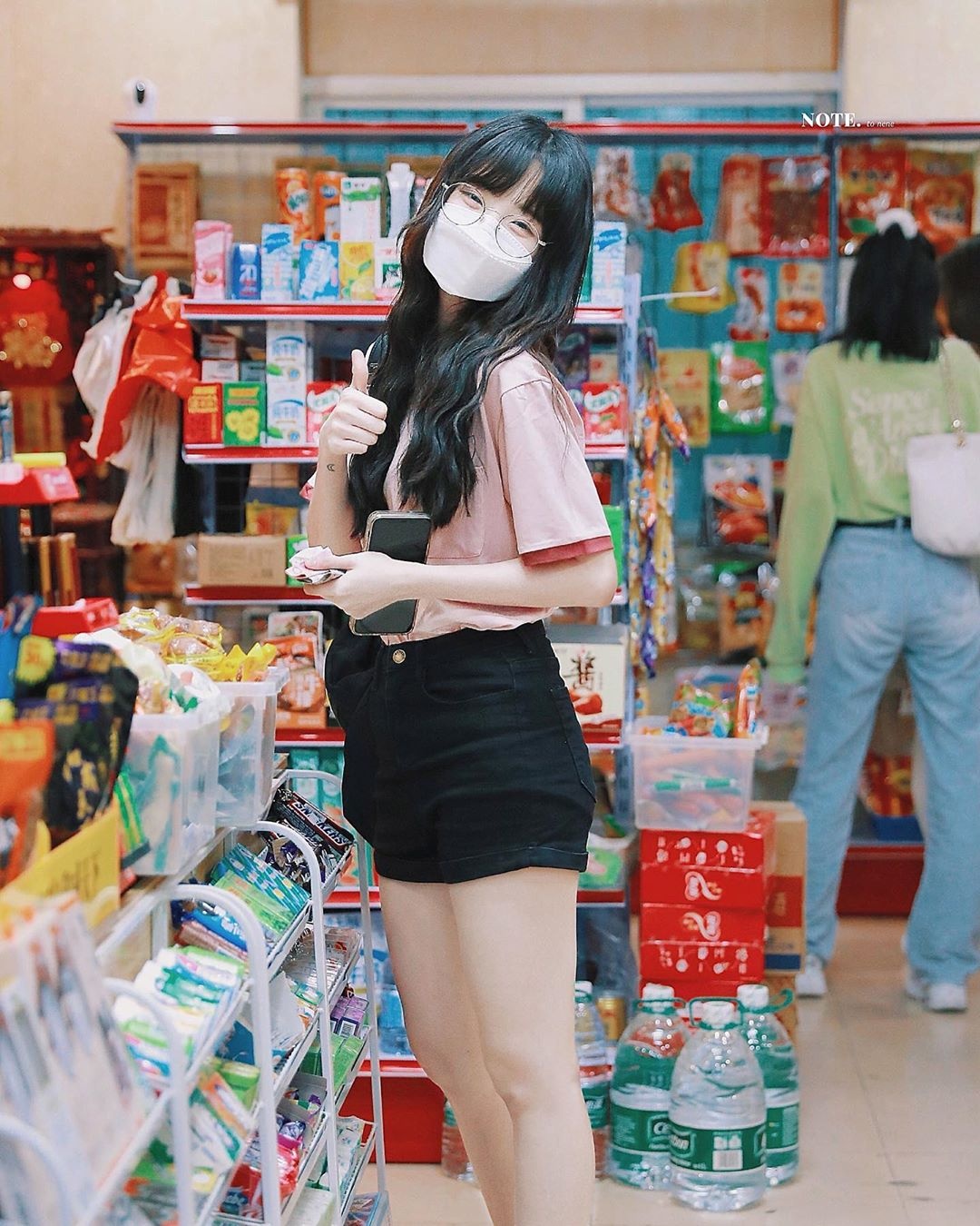 hot girl tu cach ly xa hoi anh 12