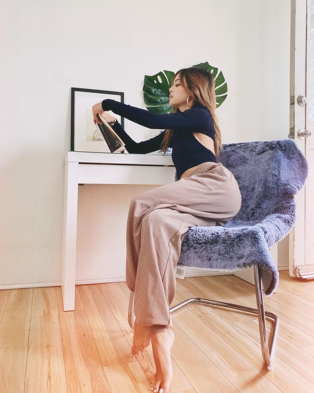 hot girl tu cach ly xa hoi anh 3