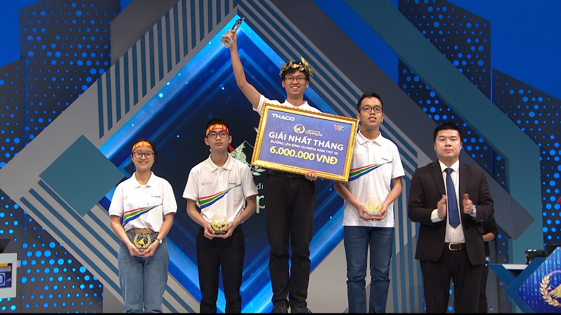 Duong len dinh Olympia anh 1