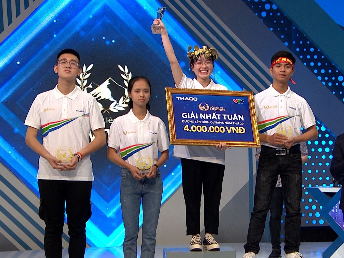 Duong len dinh Olympia anh 1