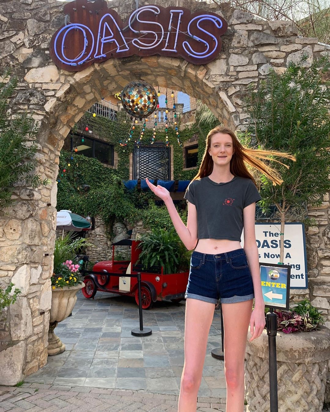 cô gái 16 tuổi có đôi chân dài nhất thế giới ảnh 9 co gai 16 tuoi co doi chan dai nhat the gioi anh 9