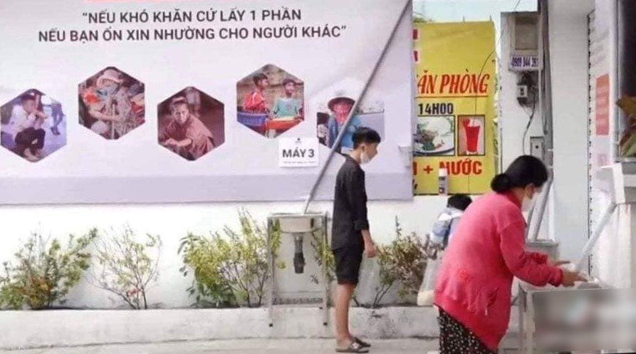 co gai bi duoi khoi cay ATM anh 1