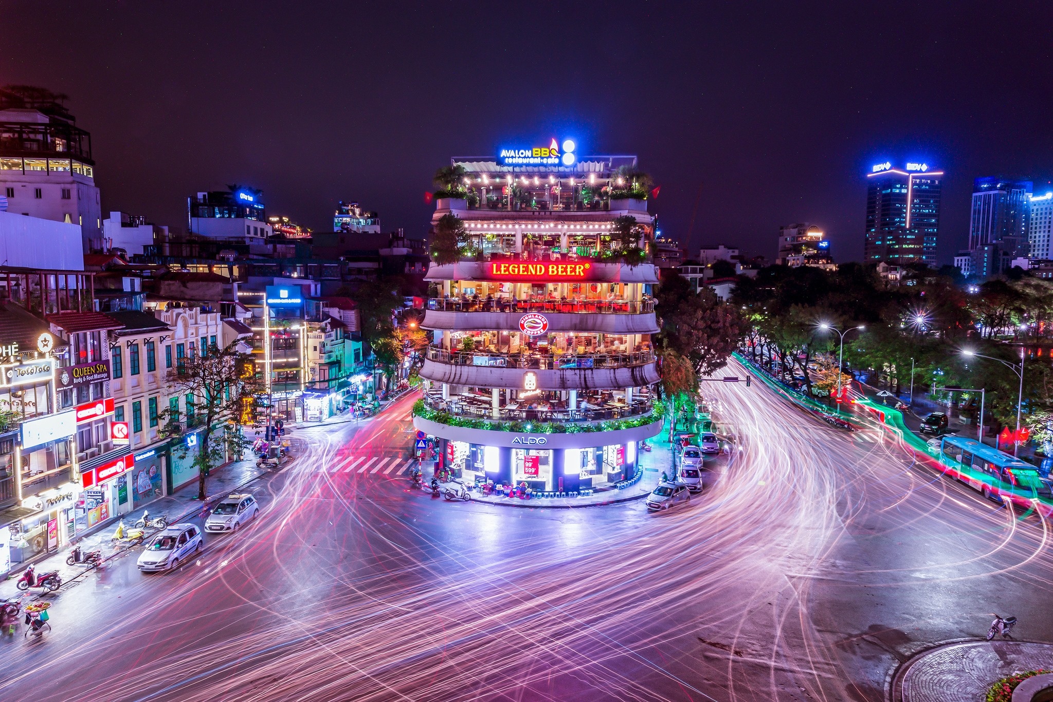 tòa chung cư treo quốc kỳ giữa mùa dịch ảnh 6 toa chung cu treo quoc ky giua mua dich anh 6