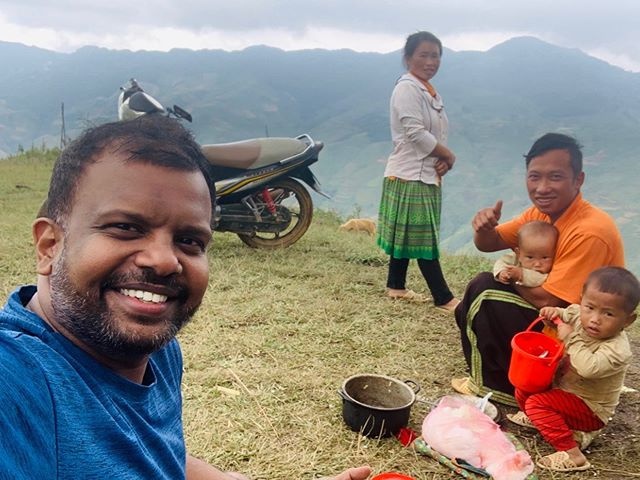 tòa chung cư treo quốc kỳ giữa mùa dịch ảnh 2 toa chung cu treo quoc ky giua mua dich anh 2